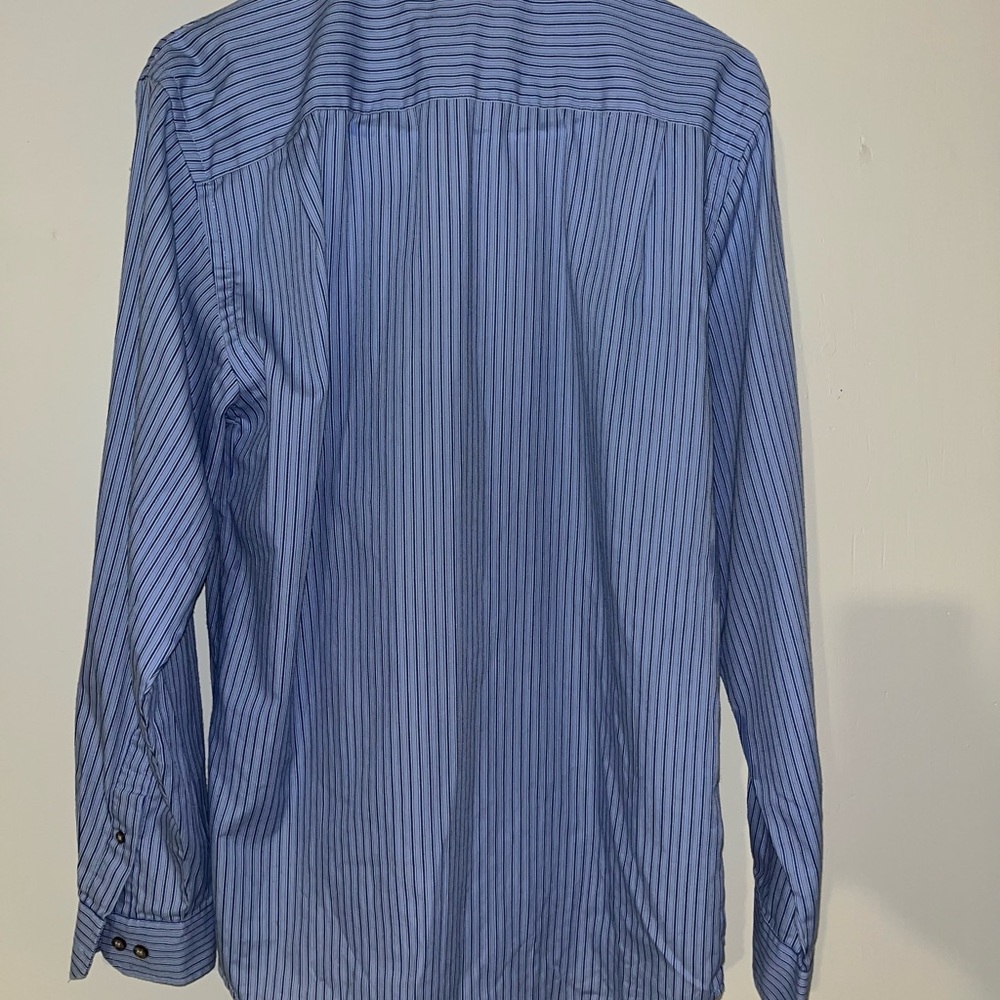 Van Heusen Light Blue and Navy Striped Dress Shirt S 14-14 1/2 - Picture 3 of 3